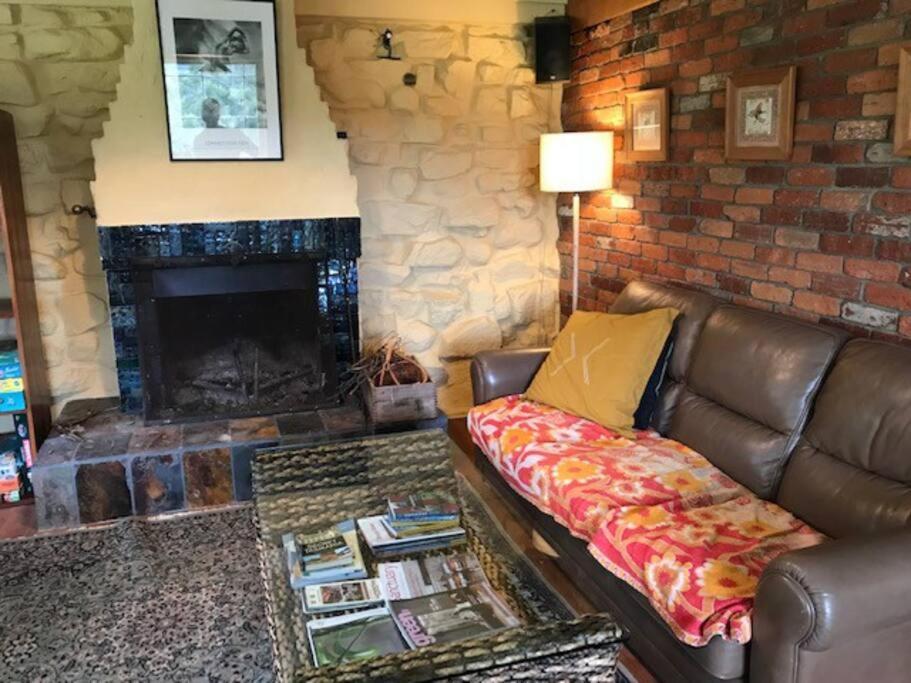 The Stone Cottage - Bruny Island Simpsons Bay Bagian luar foto